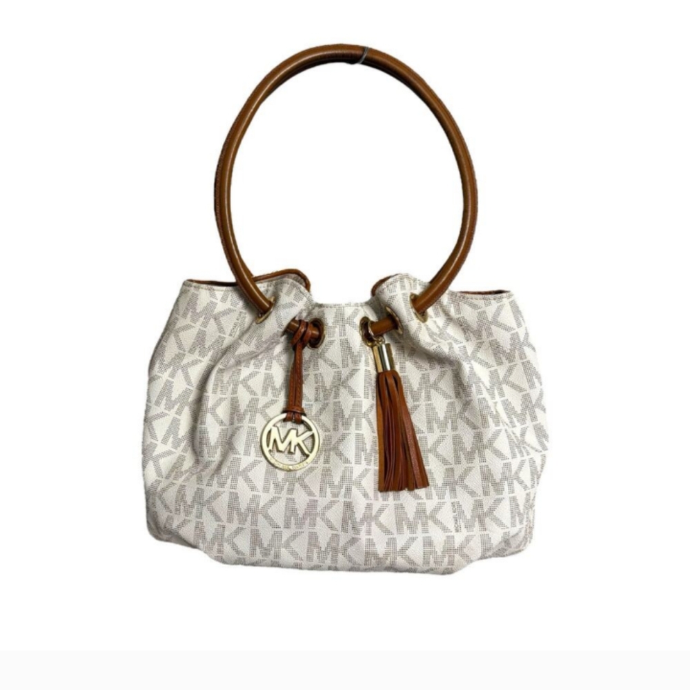 MICHAEL Michael Kors Cream Shoulder Bag with Elegant Design
